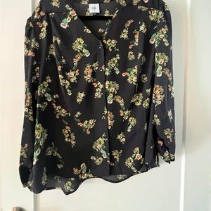 Cabi Ovations Top. Fall 23' . Never worn! Size Large Reg$99 for $22